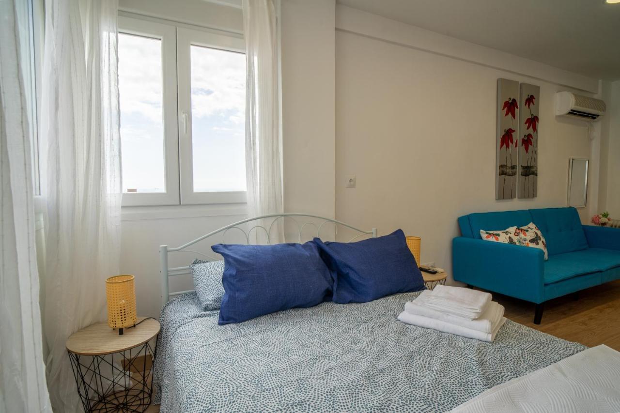Apt. P/3 10' From The Beach W/Wifi In Torremolinos Bagian luar foto