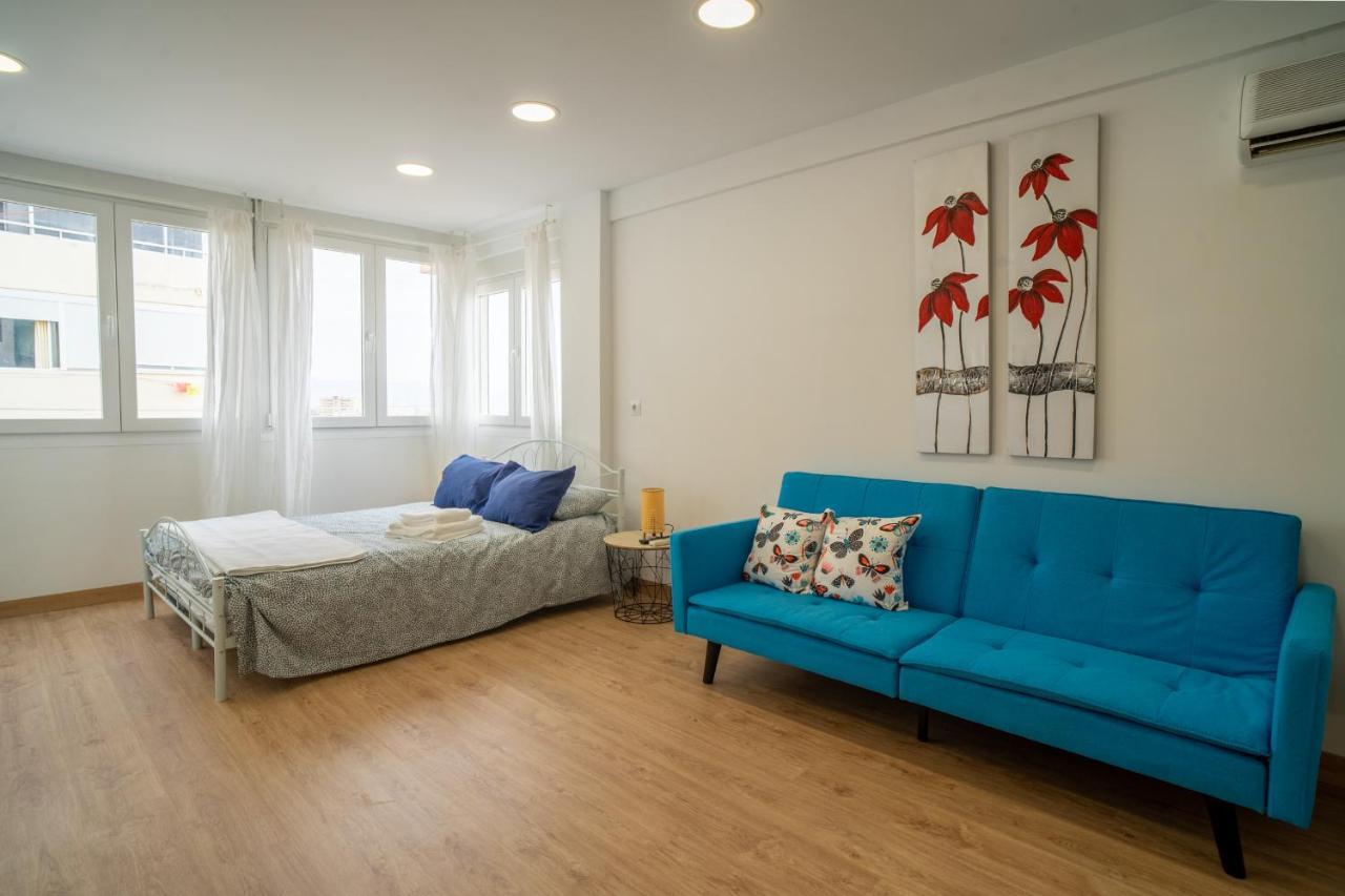 Apt. P/3 10' From The Beach W/Wifi In Torremolinos Bagian luar foto