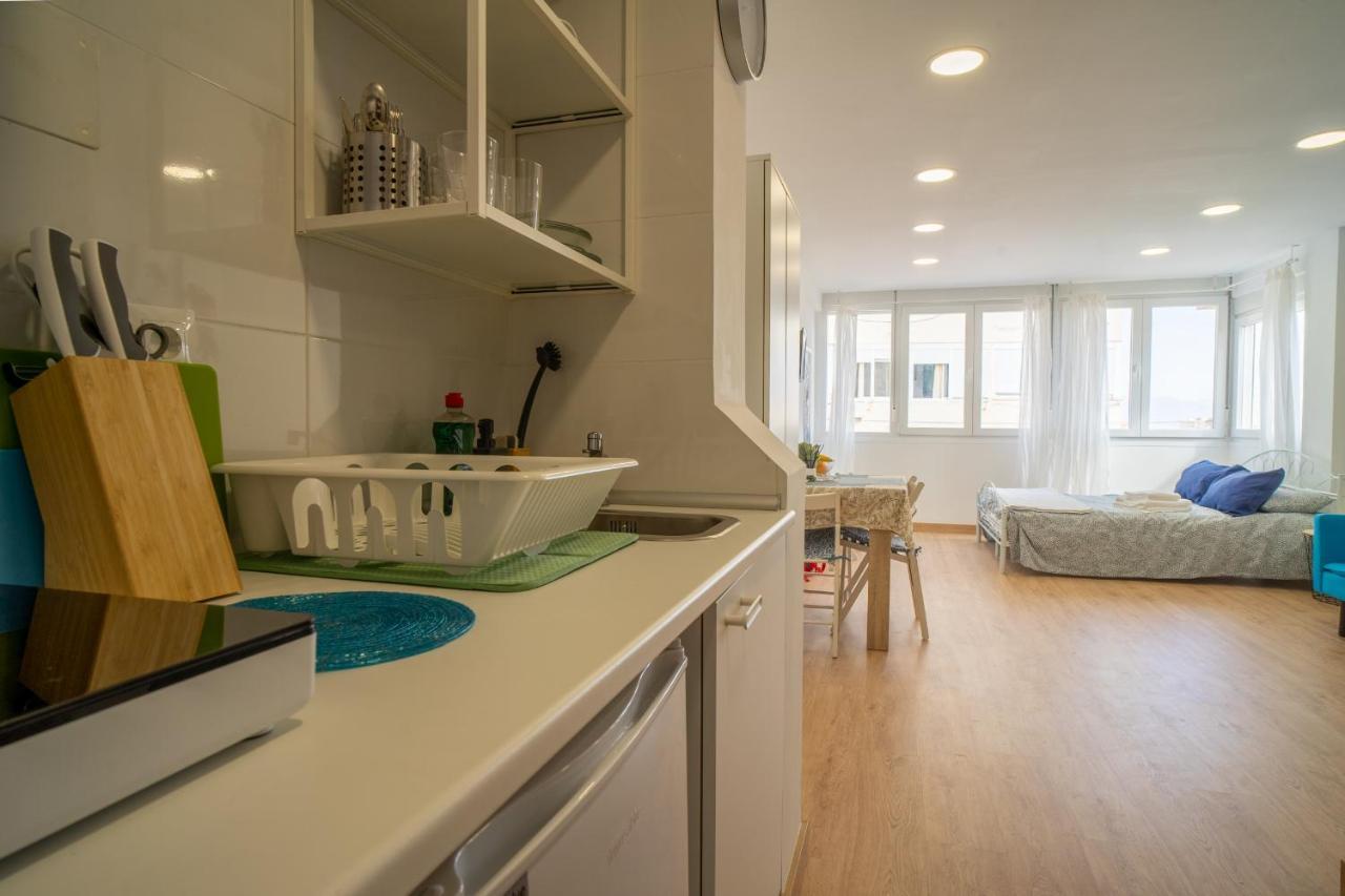 Apt. P/3 10' From The Beach W/Wifi In Torremolinos Bagian luar foto