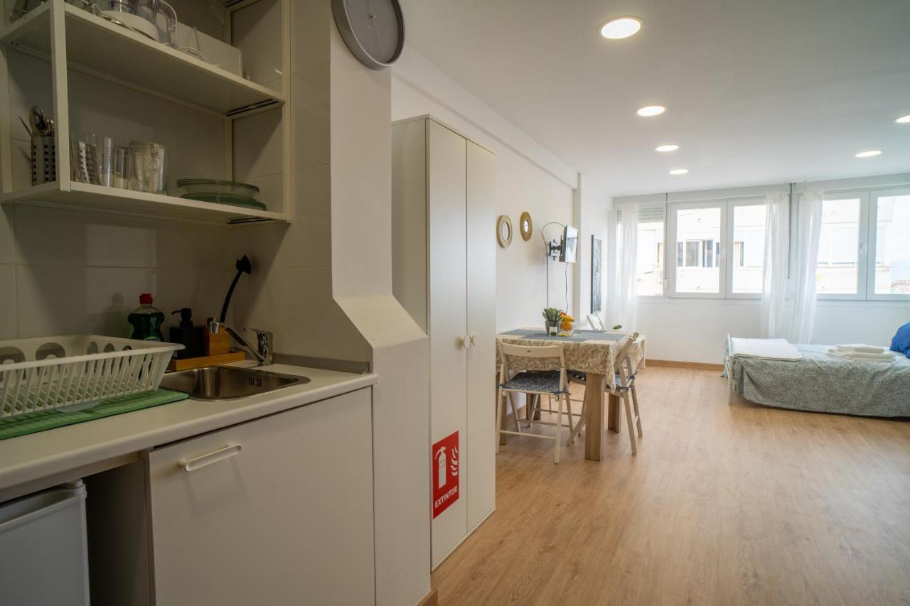 Apt. P/3 10' From The Beach W/Wifi In Torremolinos Bagian luar foto