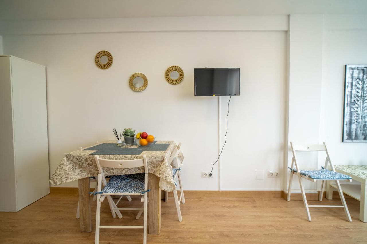 Apt. P/3 10' From The Beach W/Wifi In Torremolinos Bagian luar foto